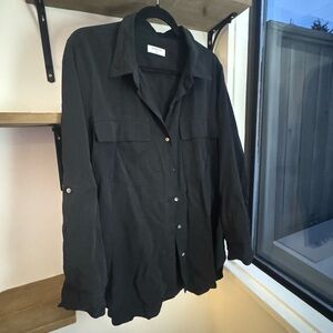 Babaton Classic Black Utility Shirt
Relaxed drapey button-up shirt
